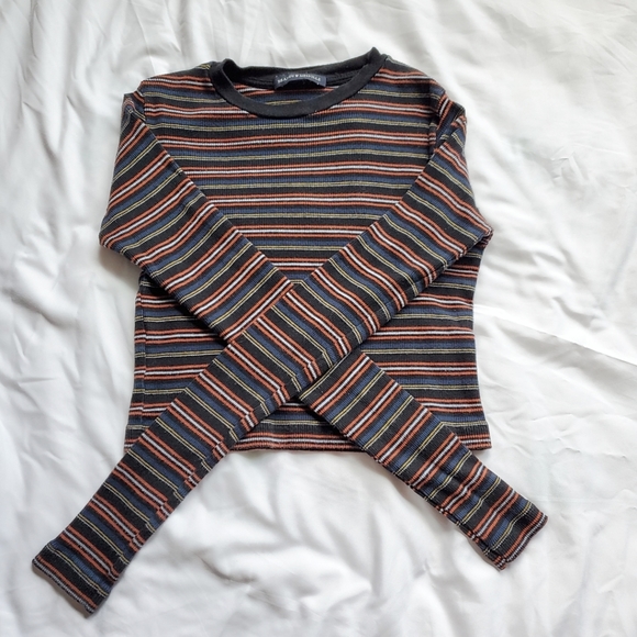 Brandy Melville Santa long sleeve top - Picture 2 of 4